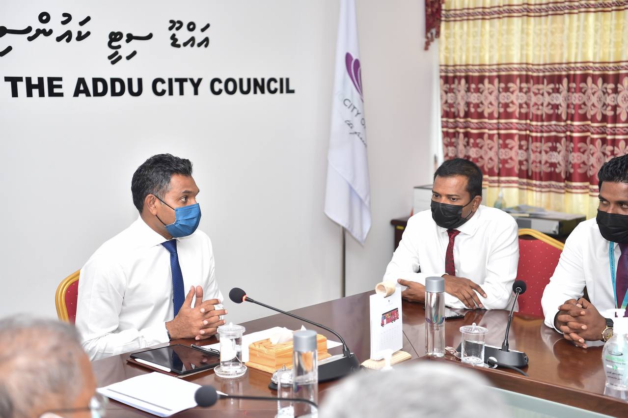 އައްޑޫ ސިޓީ ކައުންސިލަށް ދިމާވާ ދަތިތަކާއި ގުޅޭގޮތުން މަޝްވަރާކޮށްފި