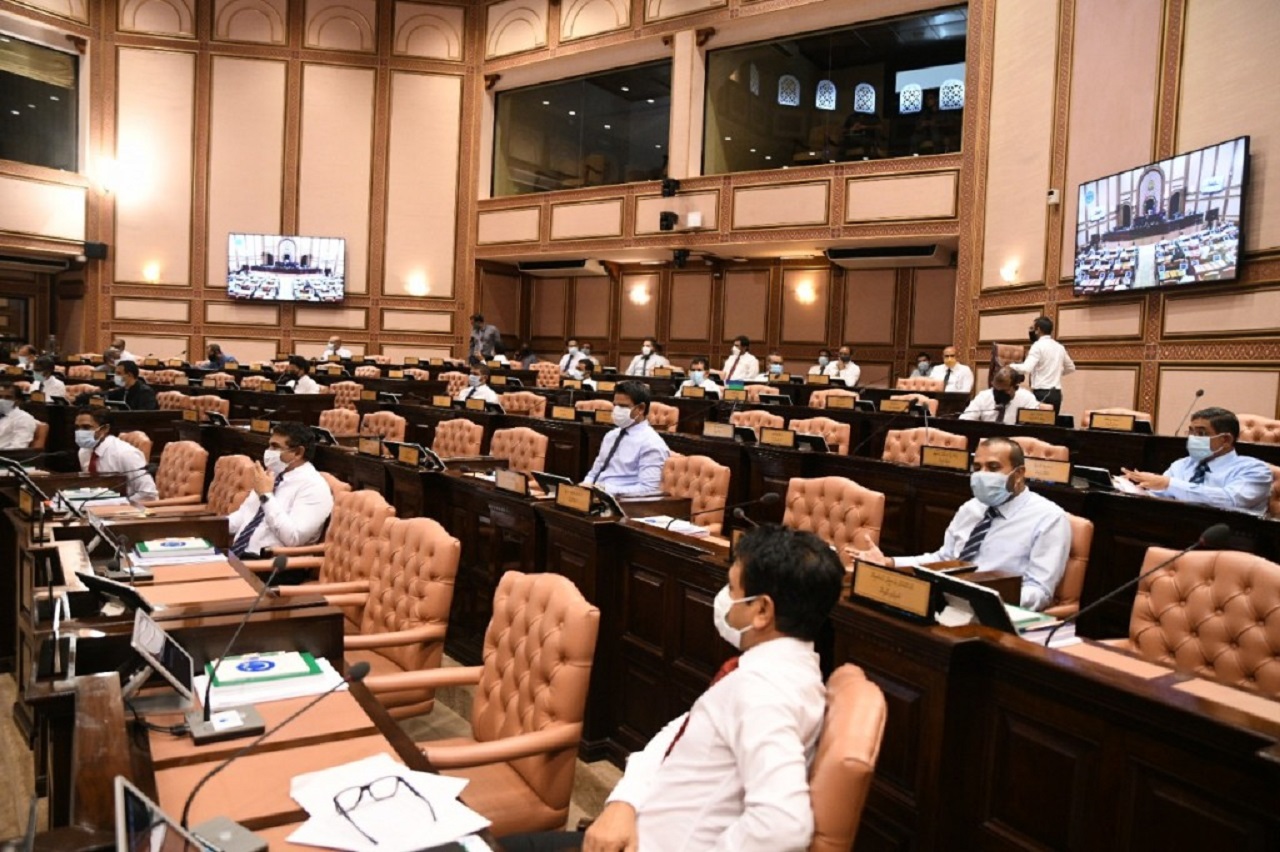 ބަންގްލަދޭޝްގެ ބޮޑުވަޒީރު މަޖިލީހުގައި ތަގުރީރު ކުރަށްވަނީ