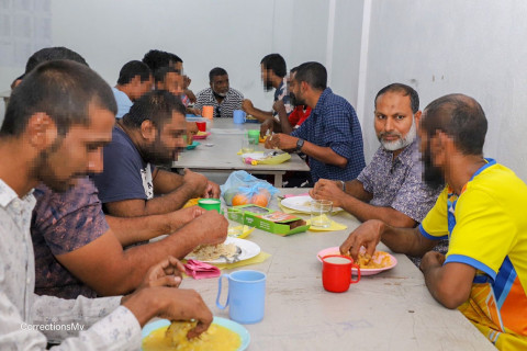 ހޯމް މިނިސްޓަރ ރޯދަވީއްލެވީ ގައިދީންނާއެކު!