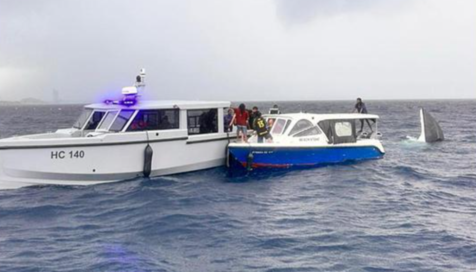 ގުޅިފަޅު ކައިރިން ބަންޑުން ޖަހާލި ލޯންޗެއްގައި ތިބި 12 މީހުން ސަލާމަތްކޮށްފި