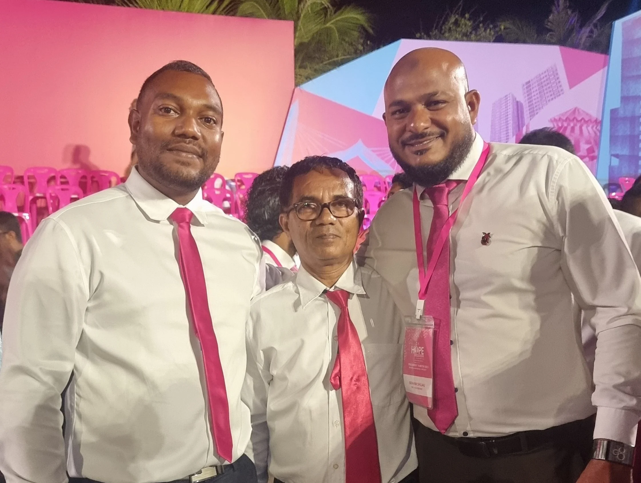 Independent MP Abdul Rahman, commonly known as Ahdhu (Left)