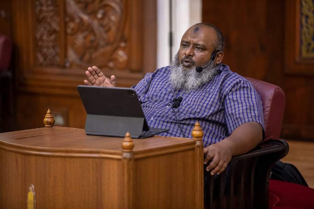 އިންޑިޔާ އައުޓަށްވުރެ ބޮޑެތި މައްސަލަތައް ގައުމުގައި އެބަހުރި: ޑރ. އިޔާޒް