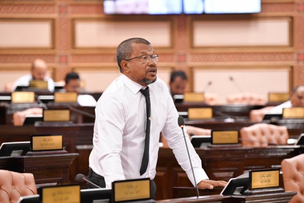 މުޅި އުމުރު ދައުލަތަށް ހިދުމަތްކުރި ފަރާތްތަކަށް ނުލިބޭ އިނާޔަތެއް މެމްބަރުންނަށް ލިބުމަކީ އިންސާފެއް ނޫން: ކުޑޫ