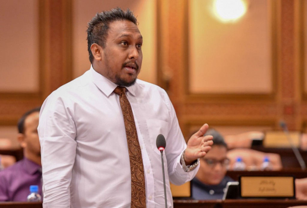 މޮސްޓާގެ ވަރުގަދަ ރައްދެއް ދިފާޢީ ވަޒީރަށް