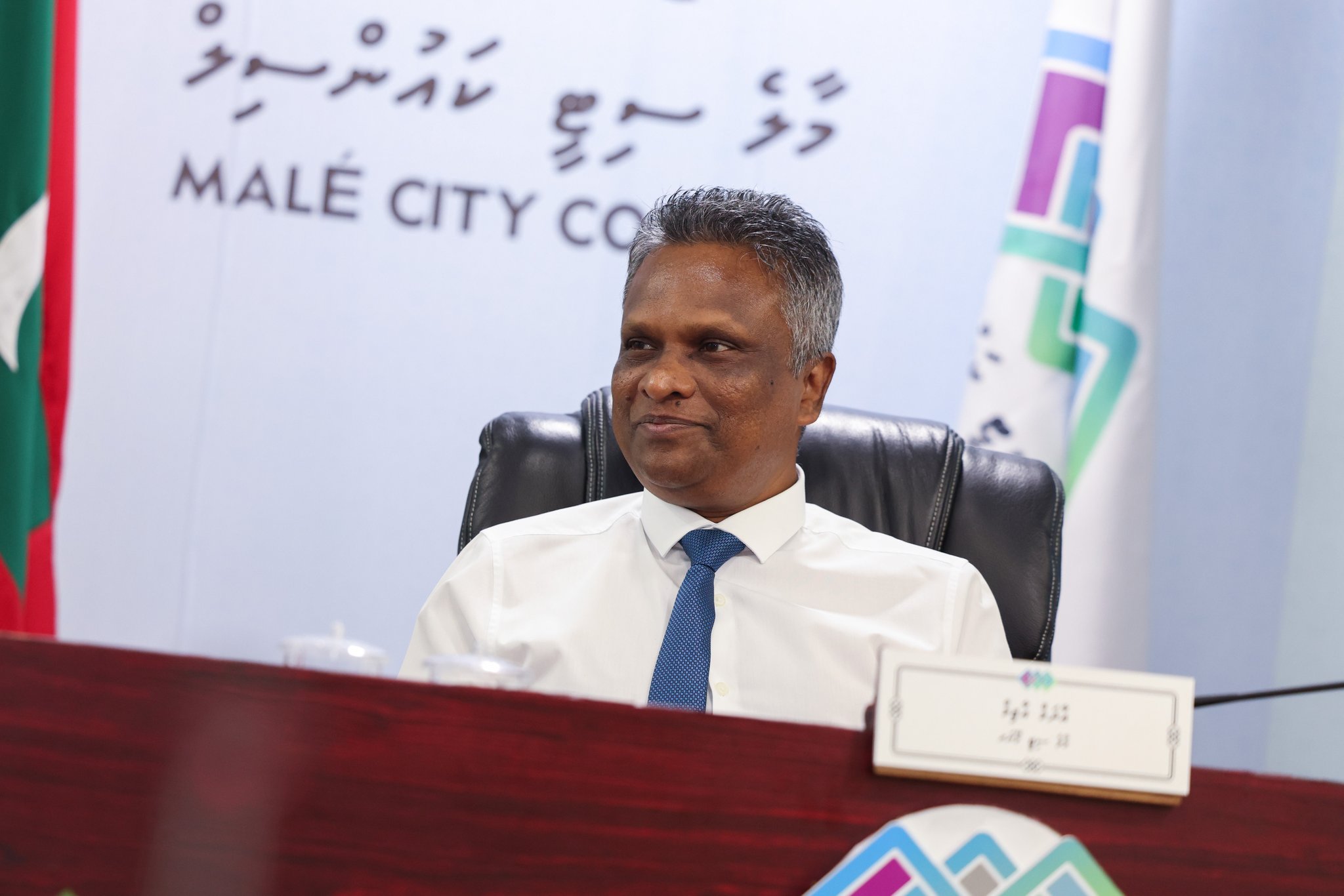 ކައުންސިލުން ކުއްޔަށް ދޫކޮށްފައިވާ ތަންތަނުގެ ކުލި ދެއްކިޔަސް، ބިލްތައް ނުދައްކާ: އާޒިމް