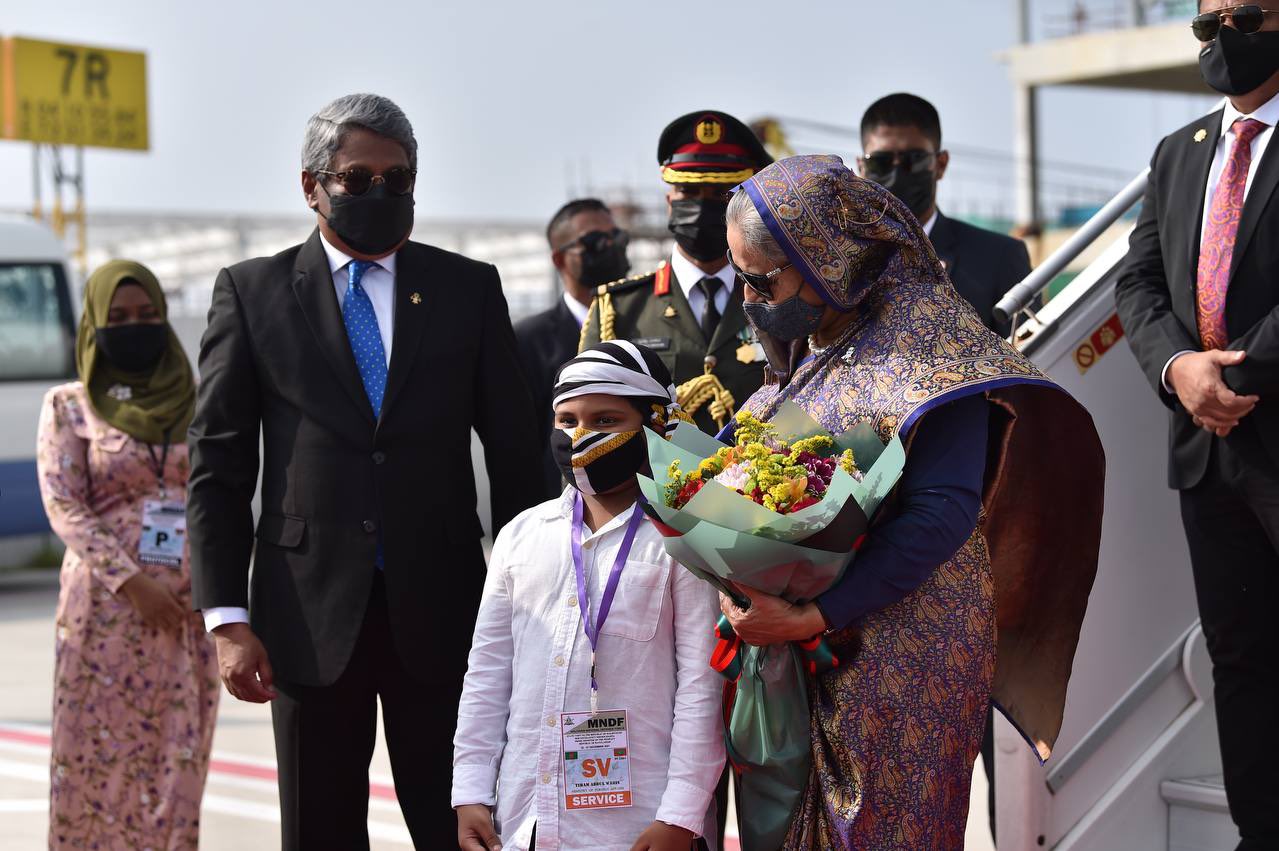 ހަސީނާއަށް މަރުހަބާ ކިޔަން މިނިސްޓަރަކު ވަޑައިނުގަތުމުން އާދަމް ޝަރީފް ފާޑު ވިދާޅުވެއްޖެ