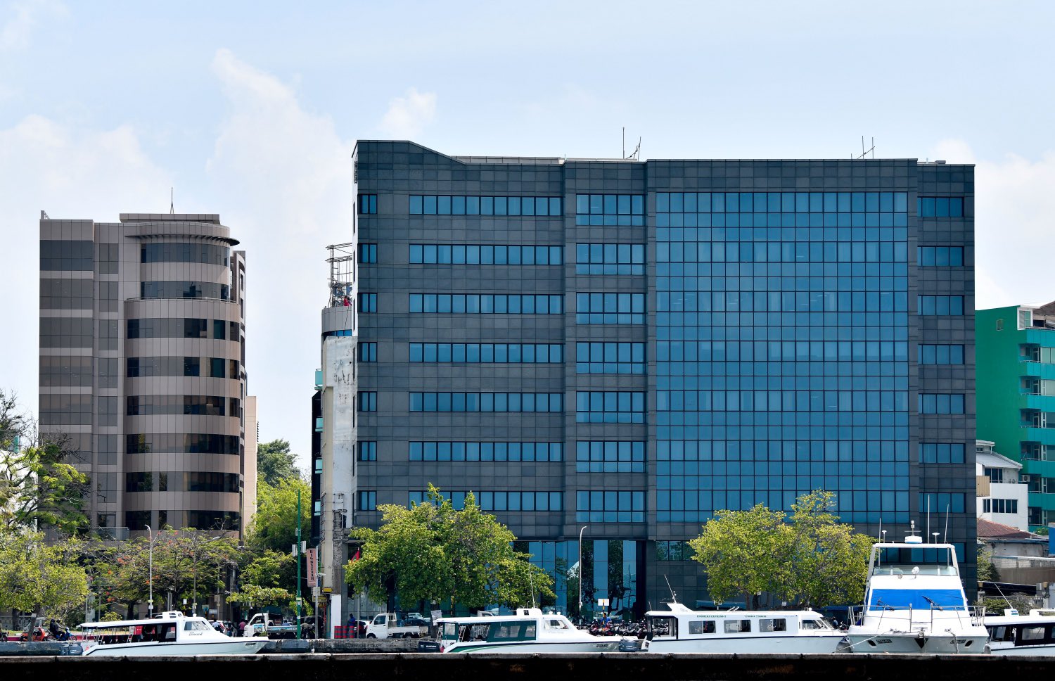 ކަރަންޓް ކެނޑުމާއި ގުޅިގެން އެމްއެމްއޭގެ ފަވަރަ ޚިދުމަތް މެދުކެނޑިއްޖެ