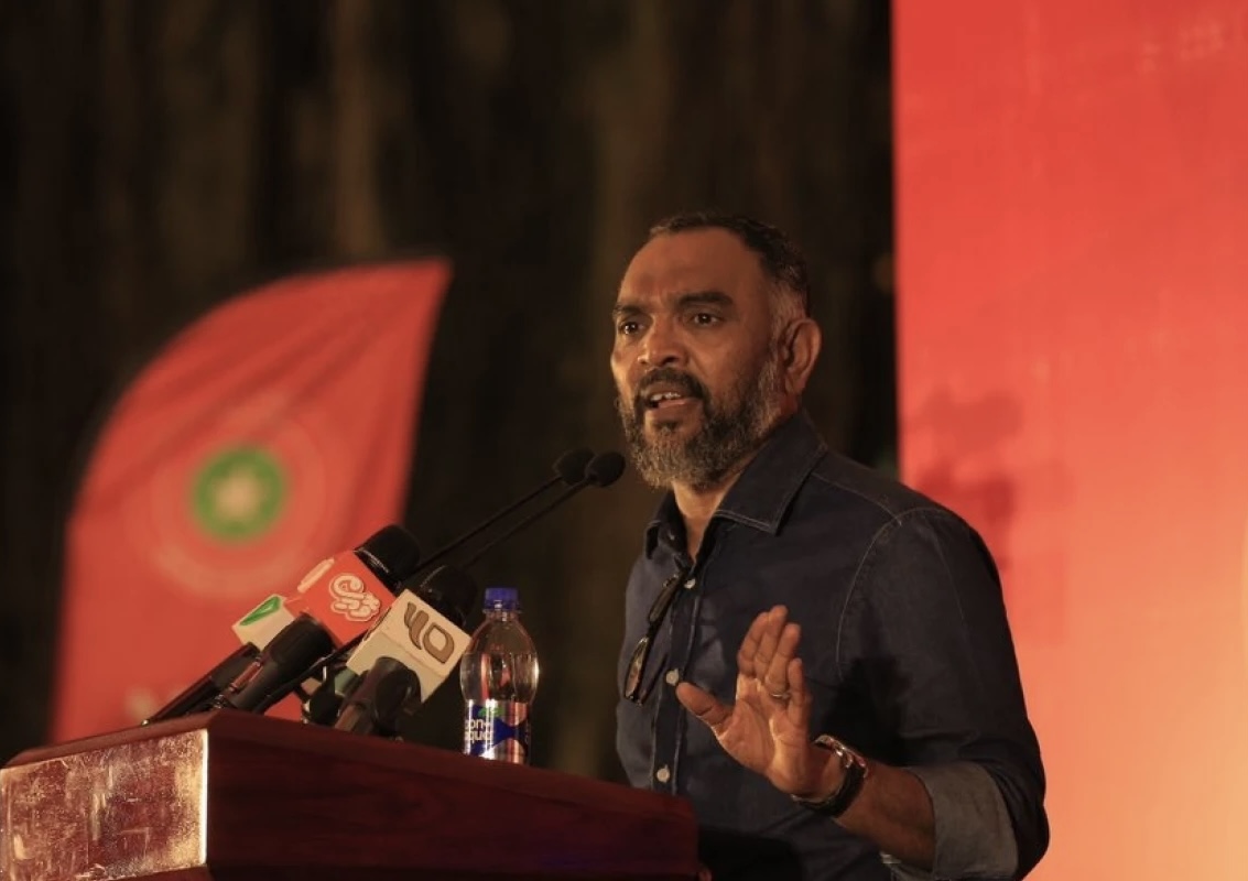 ޢަލީ އާރިފްގެ ރައްދު ޙުސައިނަށް: ރައްޔިތަކަށް އެއްޗެއް ދޭ ވާހަކަ ބުނީމަ ހާދަ ވަރެއް ތިޔަވީ؟