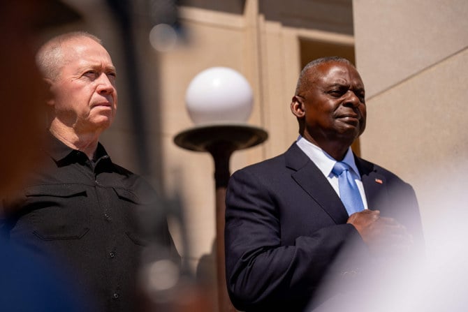 US Secretary of Defense Lloyd Austin and Israeli Defense Minister Yoav Gallant stand during an honor cordon at the Pentagon on June 25. (AFP)