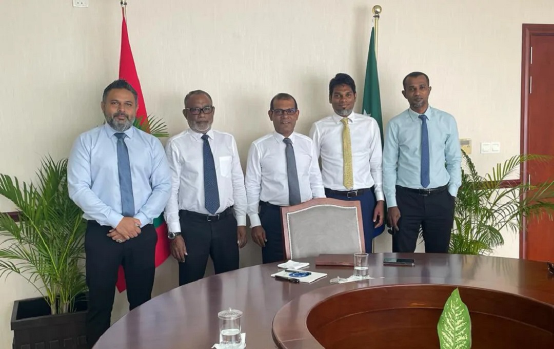 ފޯޅަވަހި މައްސަލާގައި އިދިކޮޅުން ރައީސް ނަޝީދާއި ބައްދަލުކޮށްފި