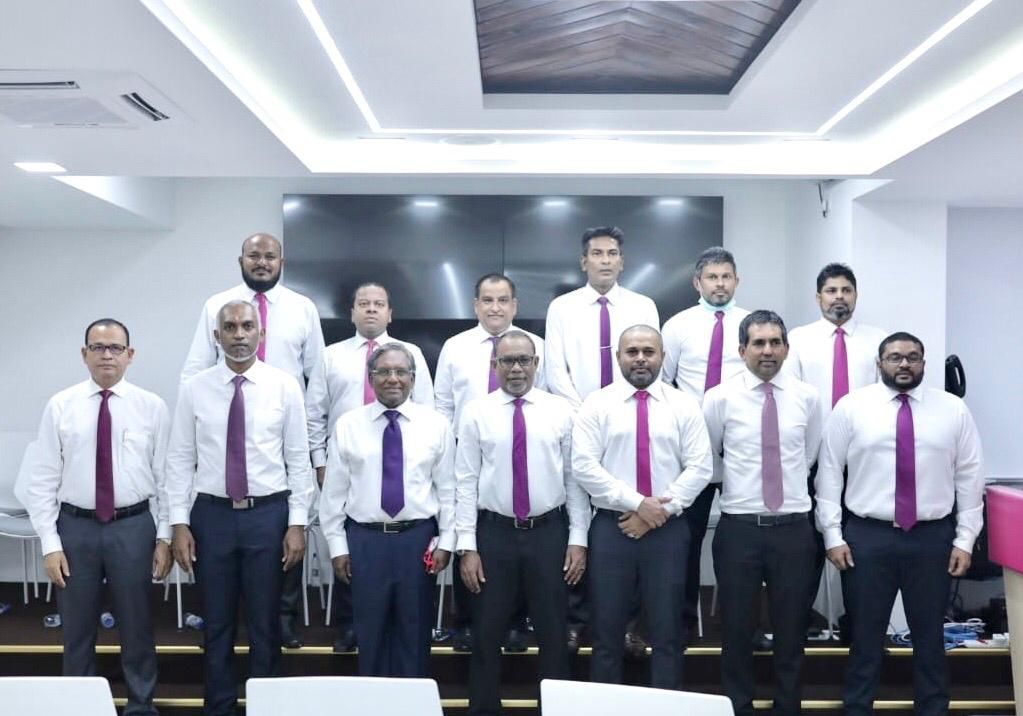 އިދިކޮޅު ޕްރޮގުރެސިވް ކޯލިޝަންގެ ލީޑަރ ޝިޕްގެ އިސްބޭފުޅުން