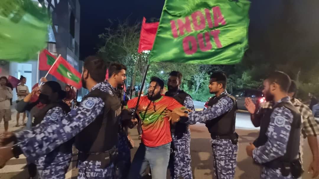 ހުޅުމާލޭގައި ކުރިއަށްދިޔަ "އިންޑިޔާ އައުޓު" ހަރަކާތުން 3 މީހަކު ހައްޔަރުކޮށްފި