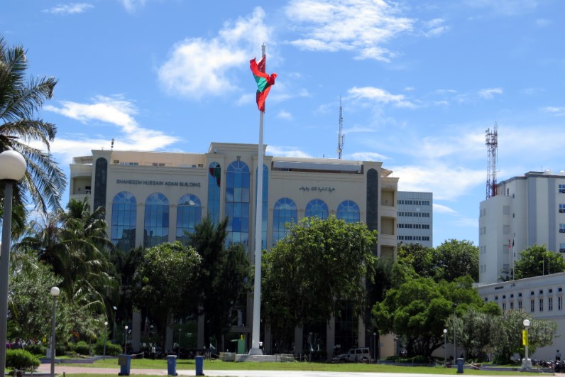 ފަނޑިޔާރަކާ މާރާމާރީ ހިންގައިގެން މީހަކު ހައްޔަރުކޮށްފި