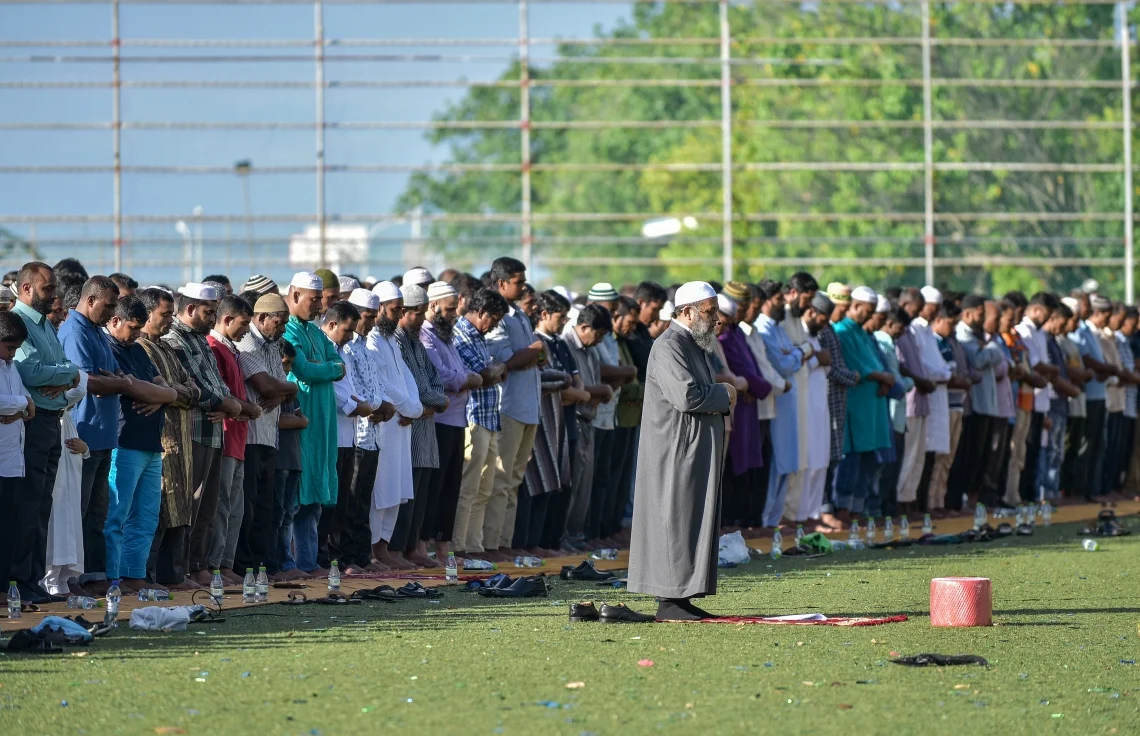 ގްރޭޓާ މާލޭގައި ބޮޑު ޖަމާއަތުގައި އީދު ނަމާދުކުރުން ހަތަރު މައިދާނެއްގައި