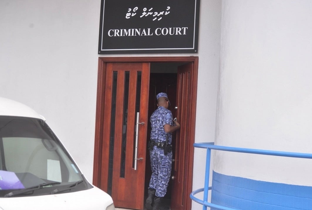 މަގުމަތިން އަންހެނެއްގެ ފޯނު ޖަހައިގަތުމުން ޙުކުމް ކުރީ ހަތަރު މަހަށް ޖަލަށް ލުމަށް