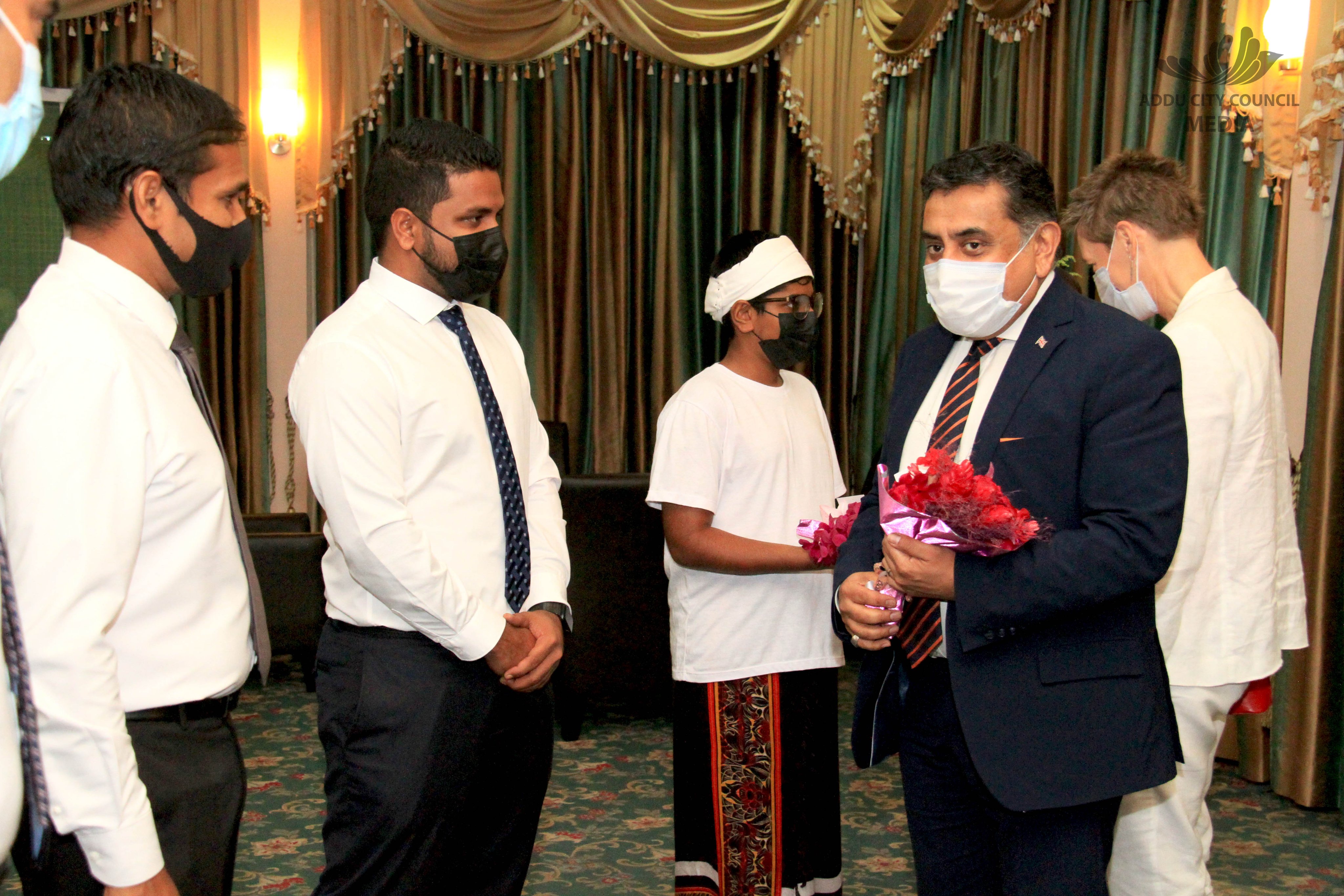 ލޯޑް ތޯރިގް އައްޑޫ ސިޓީއަށް ވަޑައިގެންފި