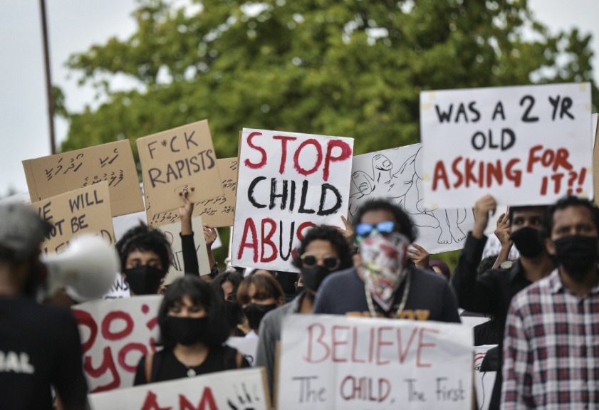 13 އަހަރުގެ ކުއްޖަކަށް ޖިންސީ ގޯނާ ކުރުމުގެ ތުހުމަތުގައި މުދައްރިސަކު ހައްޔަރު ކޮށްފި