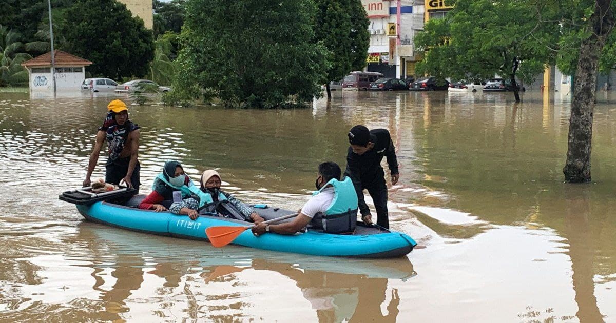 Rescue efforts underway in Malaysia. (Photo: Reuters)