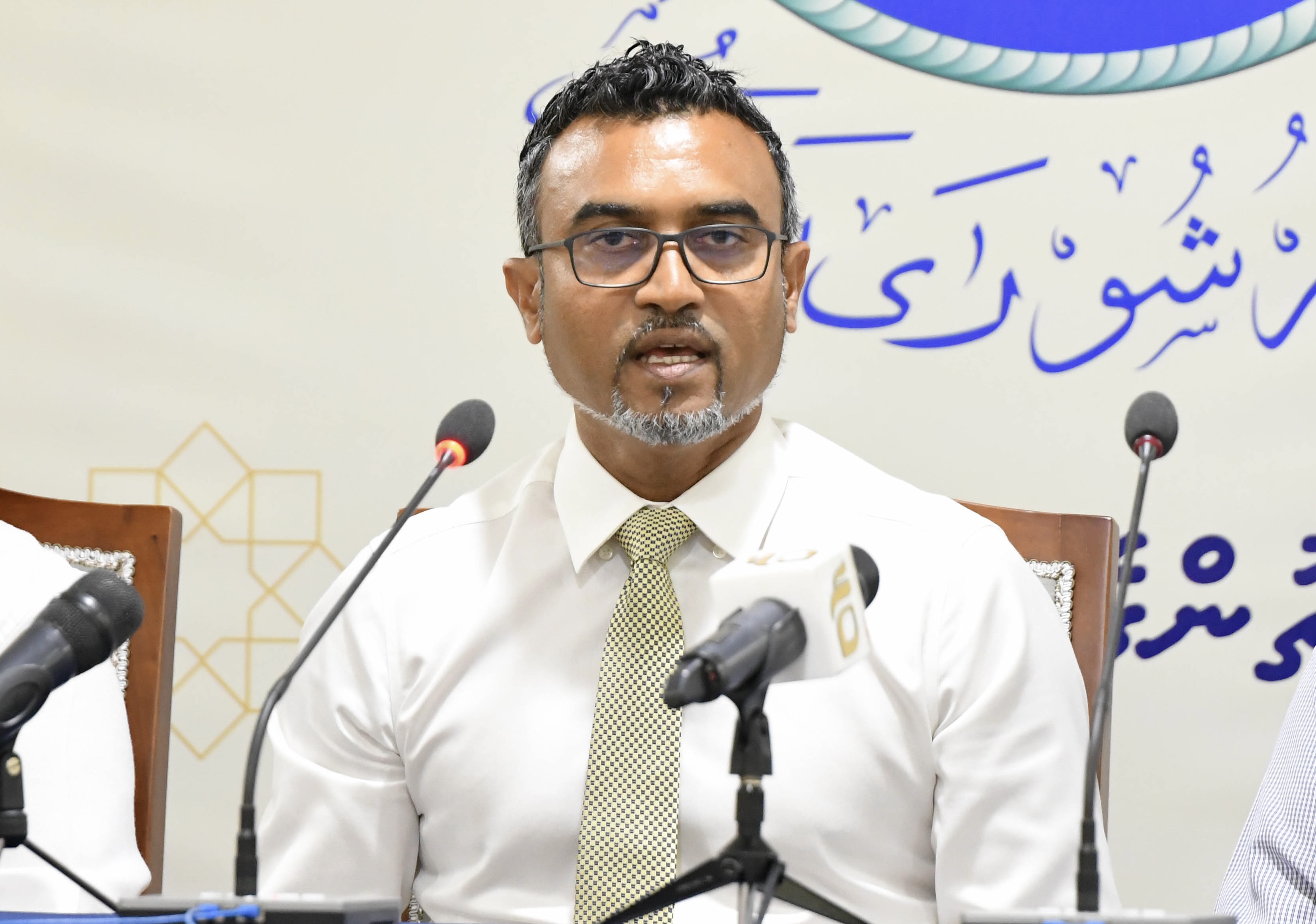 އެމްޑީޕީގެ ޕާލަމެންޓަރީ ގްރޫޕްގެ ލީޑަރު އަދި ހިތަދޫ ދެކުނު ދާއިރާގެ މެންބަރު އިބްރާހިމް ނާޒިލް