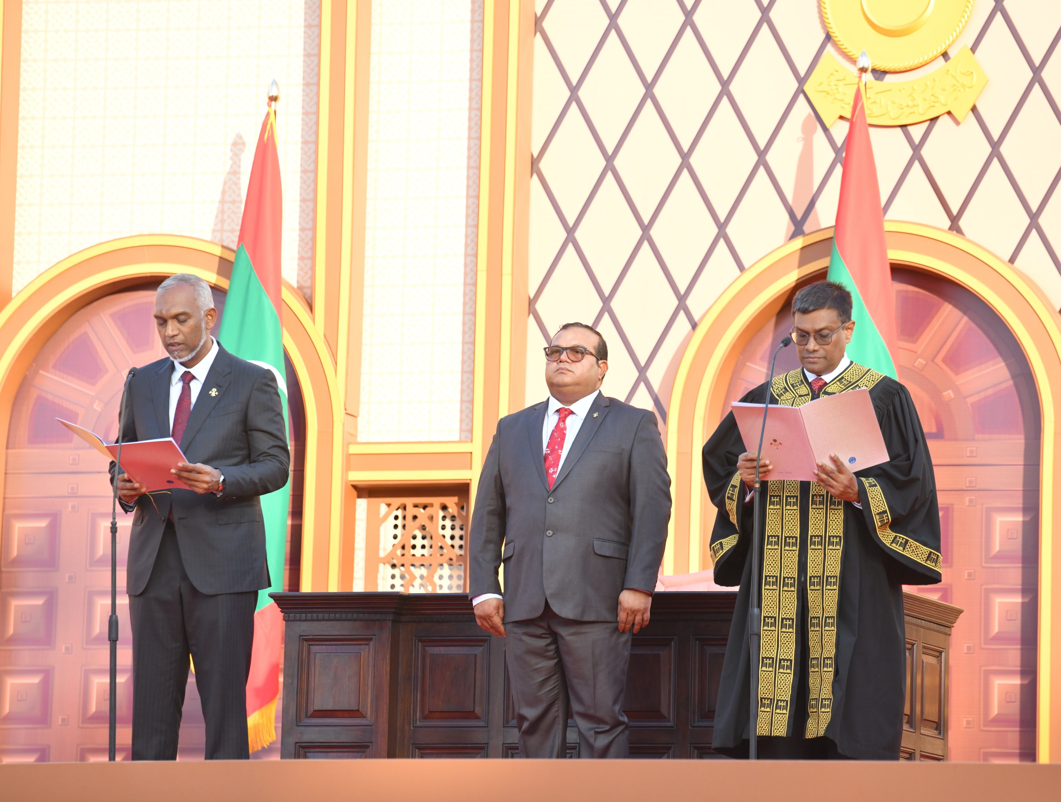 (R - L) President, Dr. Mohamed Muizzu, Parliament Speaker Mohamed Aslam, Chief Justice, Hon. Uz Ahmed Muthasim Adnan, during the oath-taking ceremony. (Photo: People's Majilis)