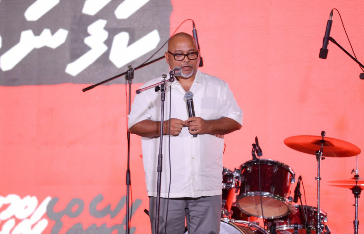 ސަވާދުގެ ރައްދެއް ރައީސް ނަޝީދަށް: އައްޑޫ ތަރަަައްޤީކުރަން ބިދޭސީ މުހާޖިރުން ގެންނާކަށް ނުޖެހޭނެ