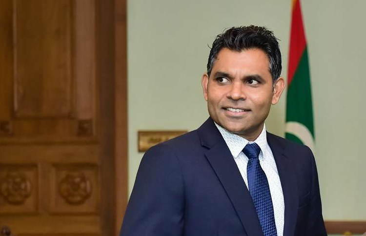 ޖުމްހޫރީ ޕާޓީގެ މިނިސްޓަރުންނާއެކު ނާއިބު ރައީސް ކޮމަންޑޫ ކެމްޕެއިނަށް!