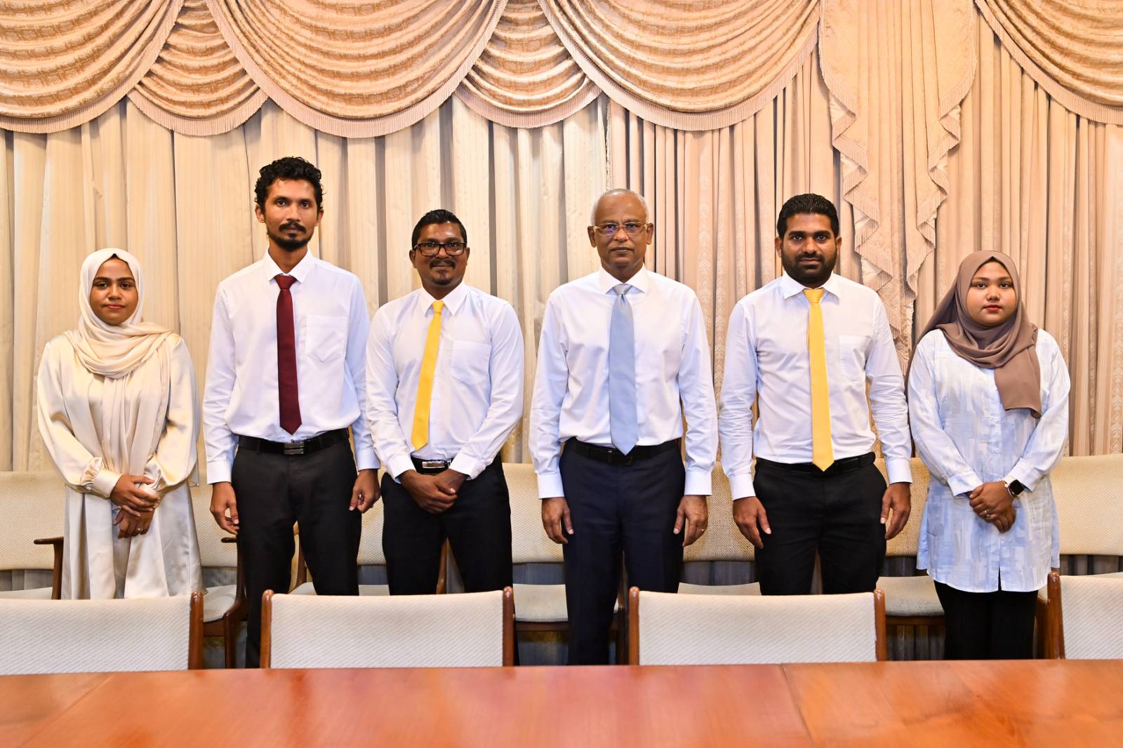 ރައީސް ކަމަދޫ ކައުންސިލާއި ބައްދަލު ކުރެއްްވުމުގެ ތެރެއިން