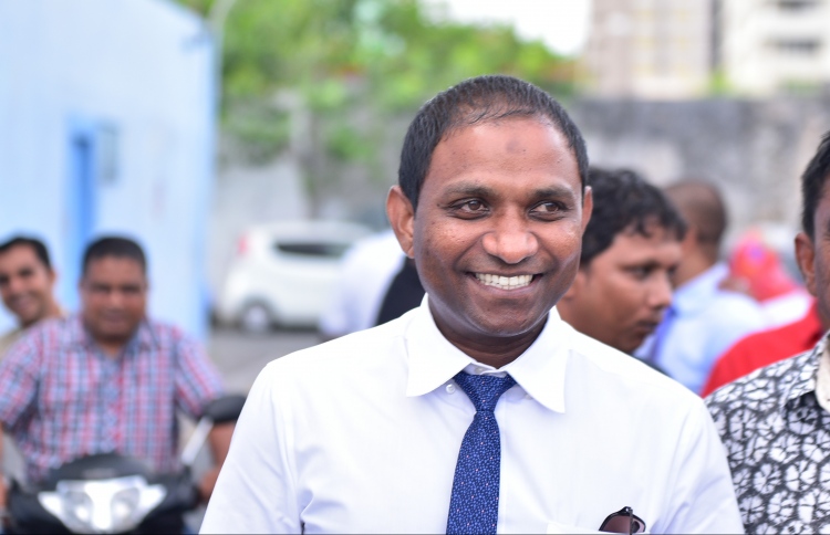 މިލިޓަރީ އަނދިރި ދައުލަތެއް ބިނާކުރުމުން ފަތުރުވެރިކަމަށް ގެއްލުން ލިބޭނެ: ސަޢުދު