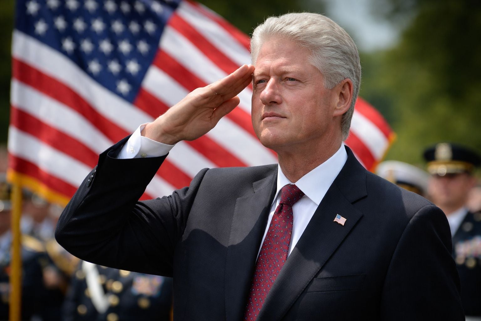 ބިލް ކްލިންޓަންގެ ރިޔާސަތުގައި އިސްލާމީ ދުނިޔެއާ މެދު ގެންގުޅުއްވި ސިޔާސަތު