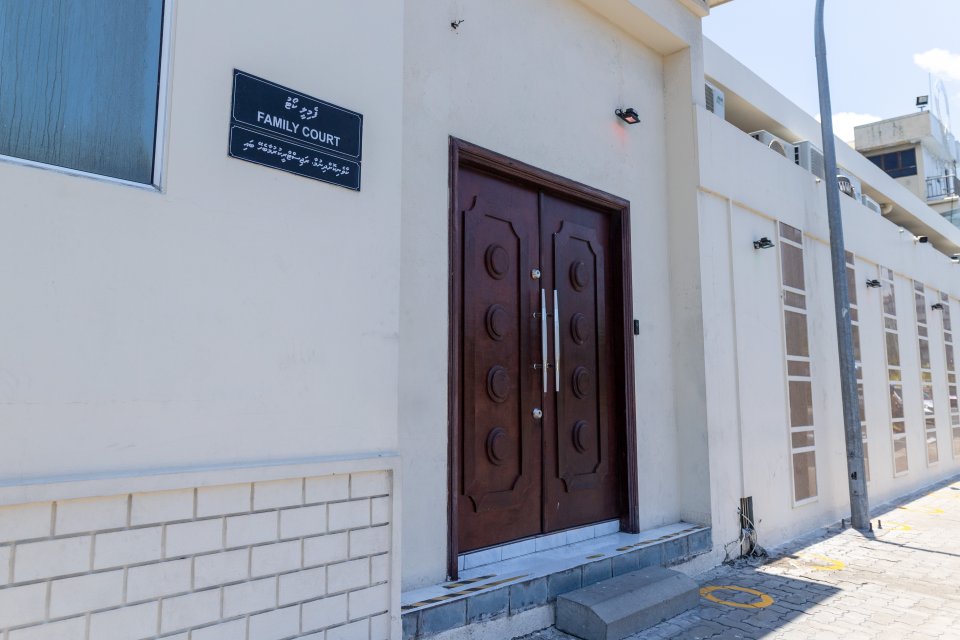 ފެމިލީ ކޯޓަށް ދެ ޤާޟީން އައްޔަނު ކުރަށްވައިފި