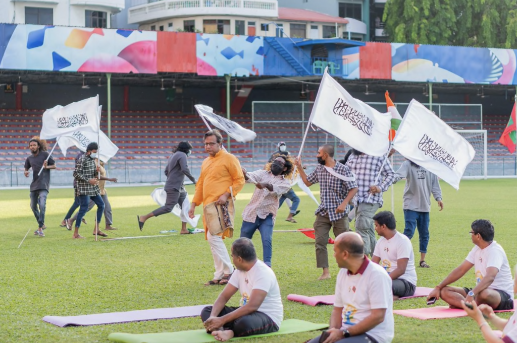 ޔޯގާ ދުވަހުގެ ހަމަނުޖެހުމާއި ގުޅިގެން އިތުރު 2 މީހުން ހައްޔަރުކޮށްފި