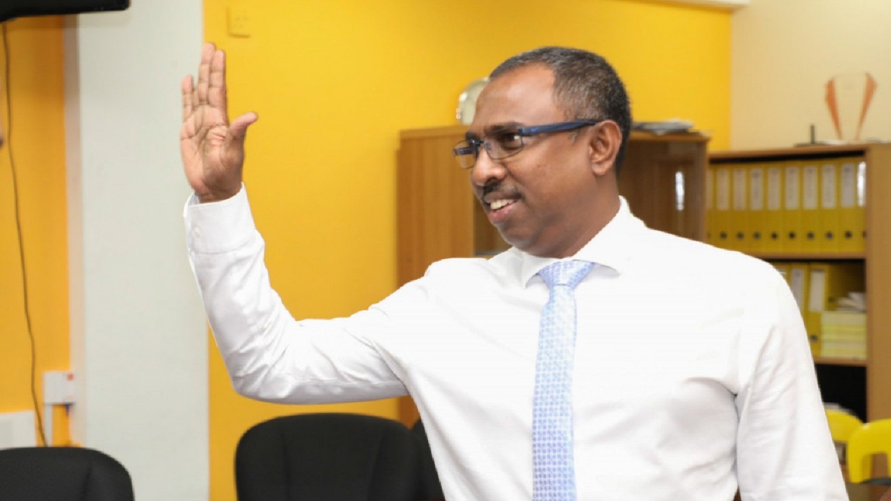 ޢަލީ އާޒިމަށް 5 އަހަރުވަންދެން އެމްޑީޕީގެ ޓިކެޓް ނުލިބޭގޮތަށް ޕާޓީން ވަކިކުރަން ނިންމައިފި