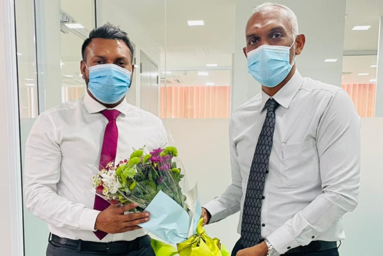 Male’ City Council Mayor, Dr. Mohamed Muizzu with Mayor of Male’ City Council, Ahmed Nareesh.