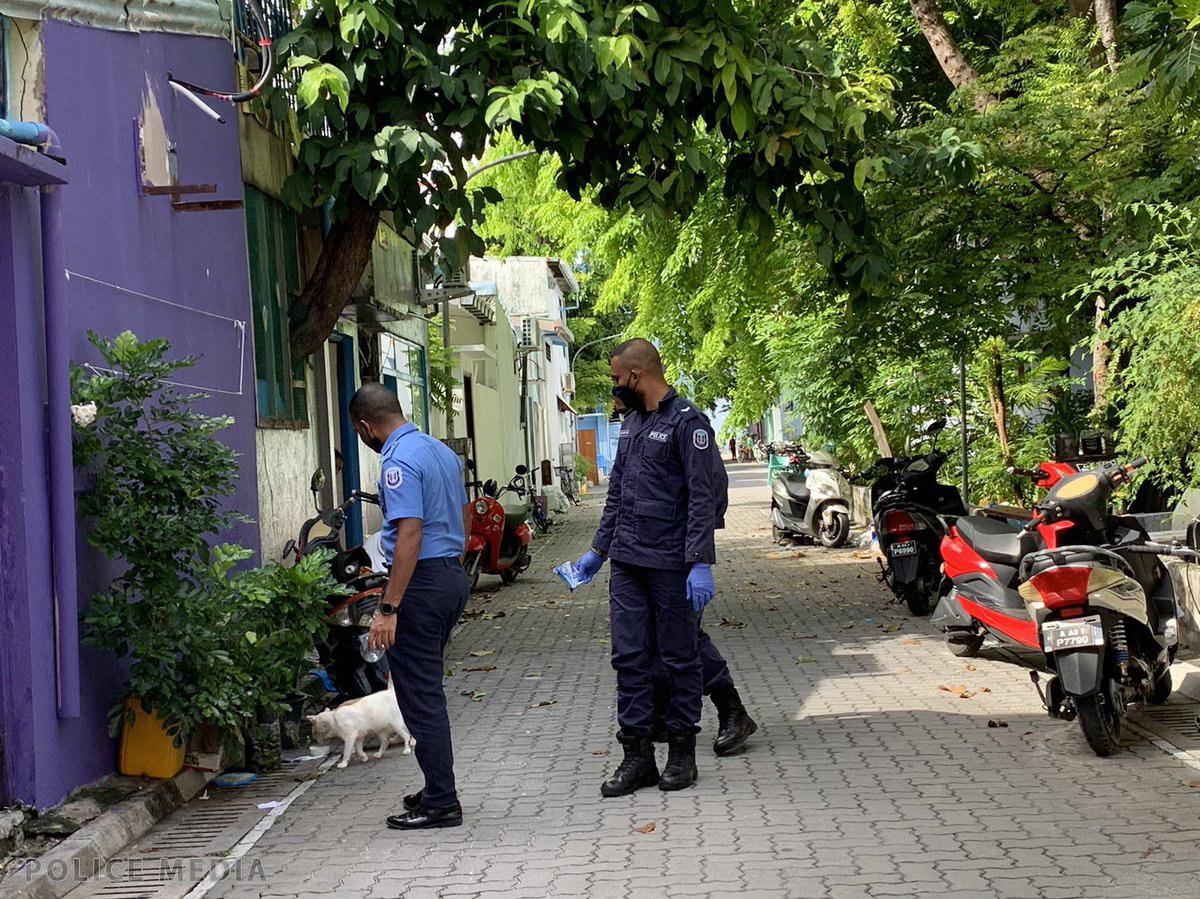 ވިލިމާލޭ މަގުމަތި ޕެޓްރޯލް ކުރަމުންދާ ފުލުހުން ބުޅާތަކަށް ކާންދެނީ ފޮޓޯ ޕޮލިސް