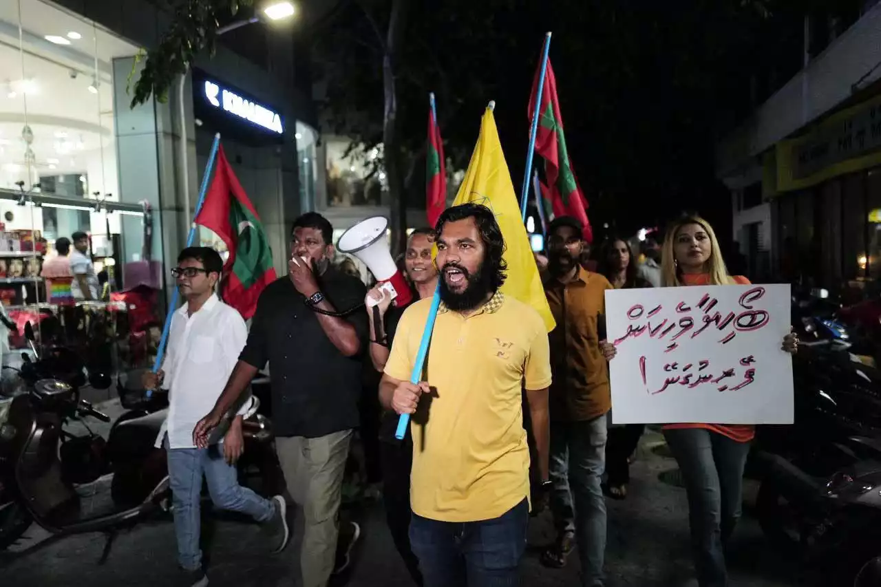 އެމްޑީޕީގެ މުޒާހަރާގައި ހިނގި ކަންކަން އޮމްބަޑްސްޕާސަންގެ އޮފީހުން ކުށްވެރިކޮށްފި