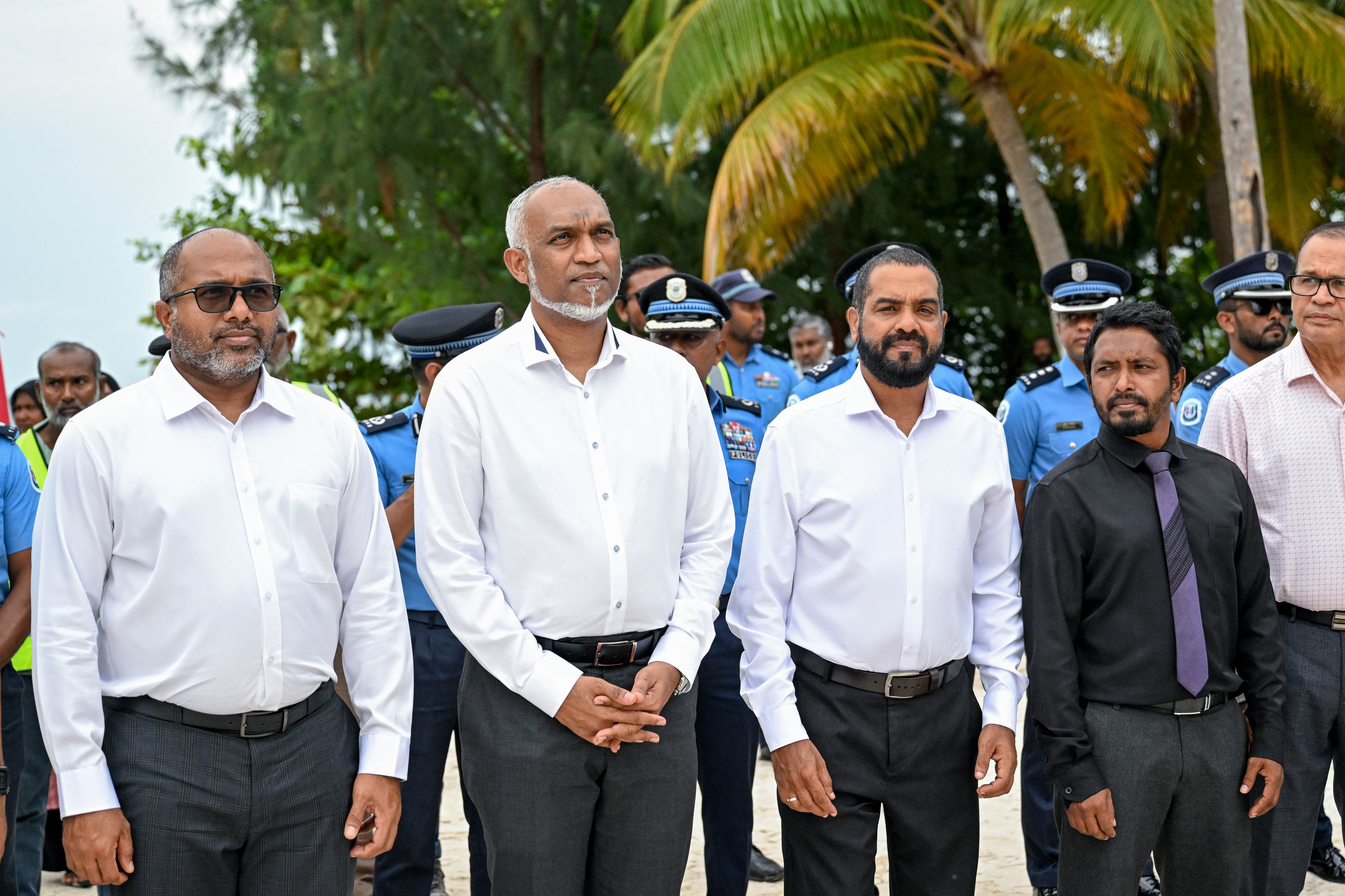 ފުލުހުންގެ އާއިލާތަކަށް ބިރު ދެއްކުމަށް ސިޔާސީ ފަރާތްތަކުން ހިންގަނީ ފިނޑިއަމަލުތަކެއް: އިޙްސާން