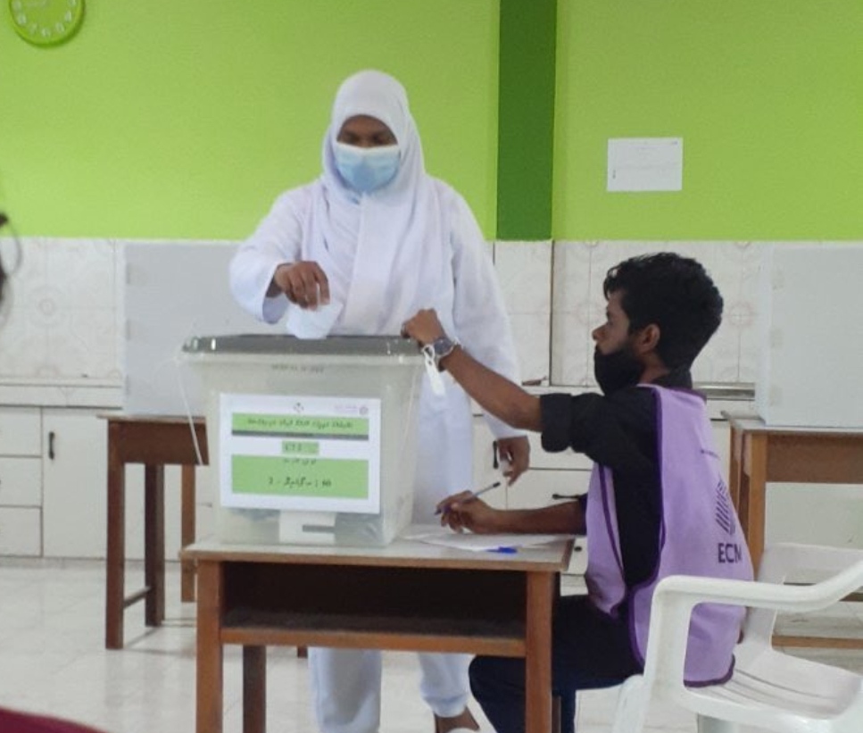 56.7 އިންސައްތަ މީހުން ވޯޓްލައިފި؛ ގިނައީ އަންހެނުން