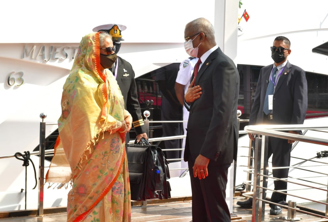 ރަސްމީބަޔަށްފަހު ހަސީނާ ރާއްޖޭގައި ޗުއްޓީގައި