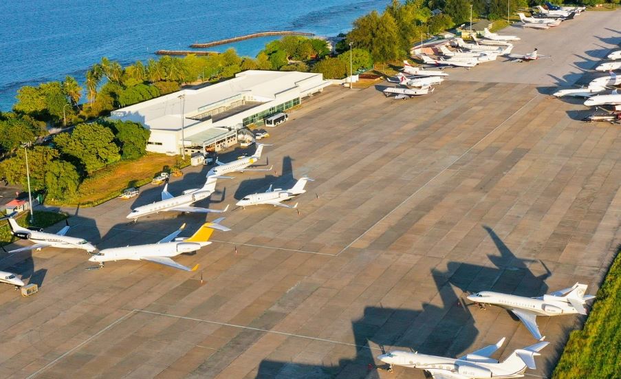 އައްޑޫ އެއަރޕޯޓާއި ސަރަޙައްދީ ބަނދަރު ޕްރައިވަޓައިޒްކުުރުމަށް ގޮވާލާ ޤަރާރެއް