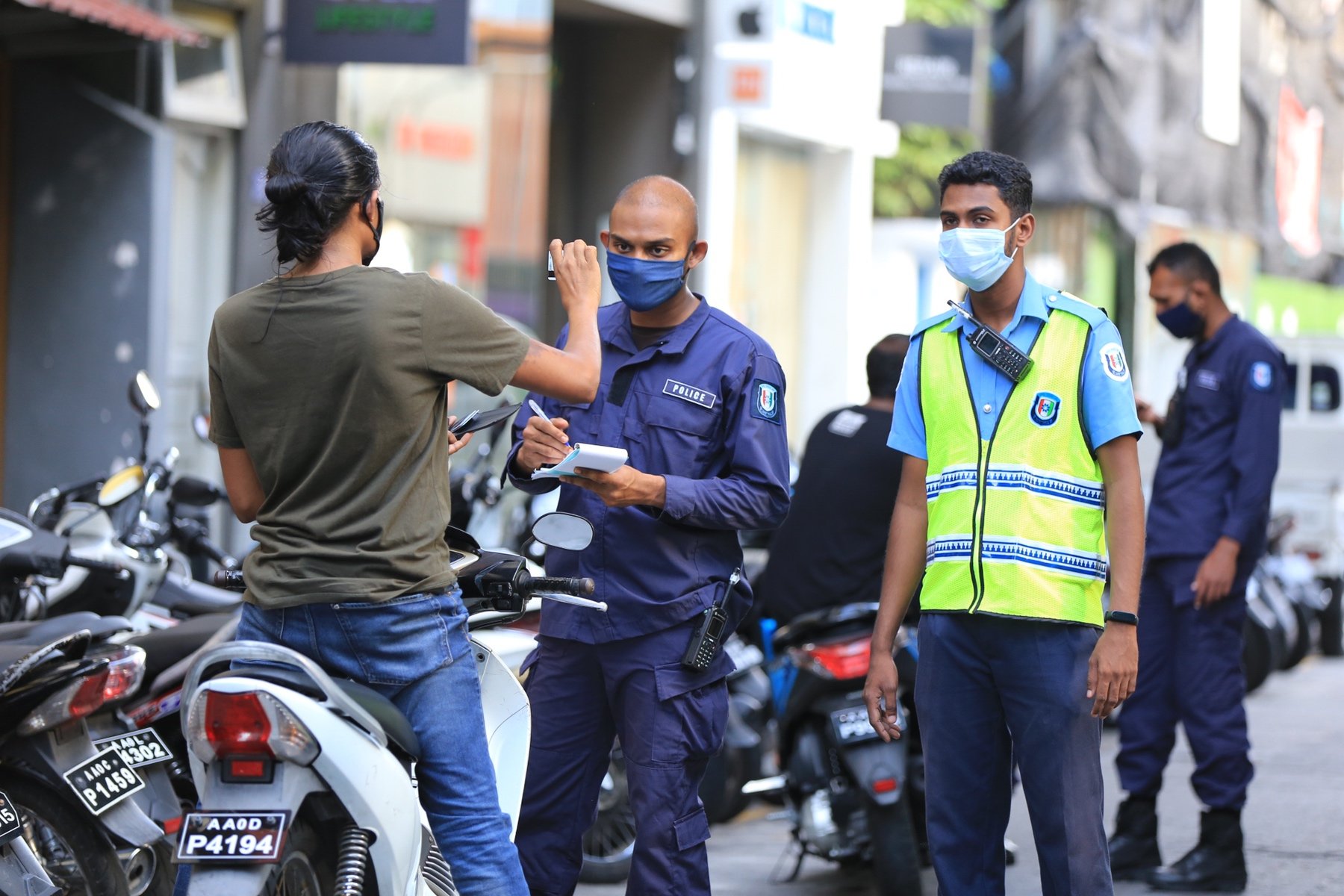 ފުލުހުން މަގުމަތި ބެލެހެއްޓުމުގައި ހަރަކާތްތެރި ވަނީ