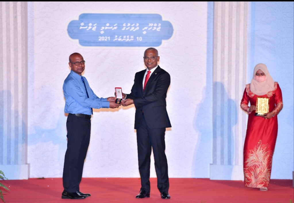 ދިގު މުއްދަތުގެ ޚިދުމަތުގެ ޝަރަފުގެ ބެޖާއި، އައްޑަނަ ދެއްވުން މާދަމާރޭ