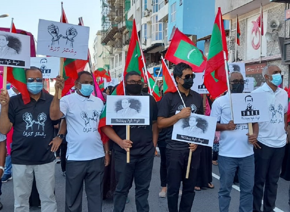 ޣައްސާން ވިދާޅުވީ، ރައީސް ޔާމީނާމެދު ޢަމަލު ކުރަނީ ސިޔާސީގޮތުން ކަމަށް