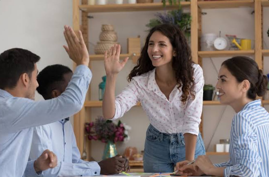 އެހެން މީހުންނަށް ނަމޫނާއަކަށް ވާން ބޭނުންތަ؟