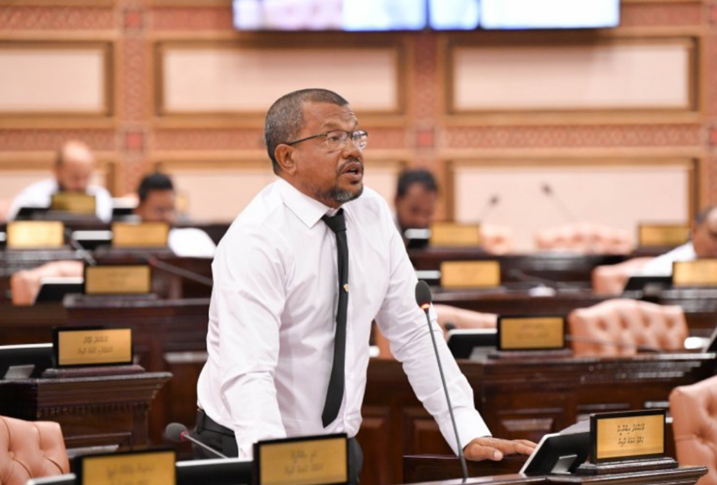 ގަދަރާއި އިހްތިރާމާއި އިއްޒަތަކީ ލައިގެން އުޅޭ އަންނައުނުން ހޯދޭނެ ކަންކަމެއް ނޫން: ކުޑޫ