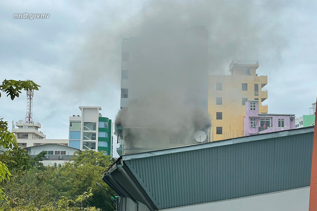 އަމީނީ މަގުގައި ހުރި އިމާރާތެއްގައި އަލިފާން ރޯވެއްޖެ