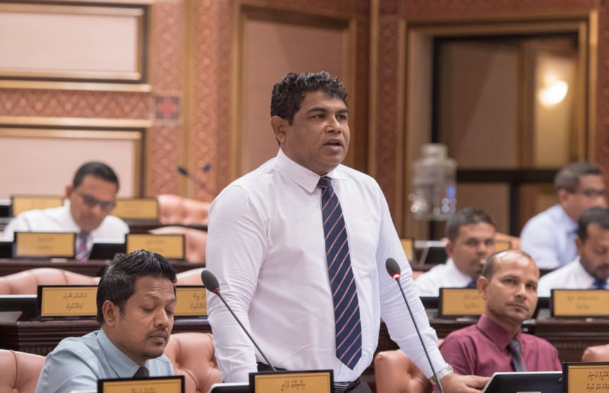 ހުޅުމާލެ ރަޖިސްޓްރީ ބާތިލްކުރީ ދަރަނި މަޅިއަކުން ބަޣާވާތް ކުރަން: ބޮންޑެ