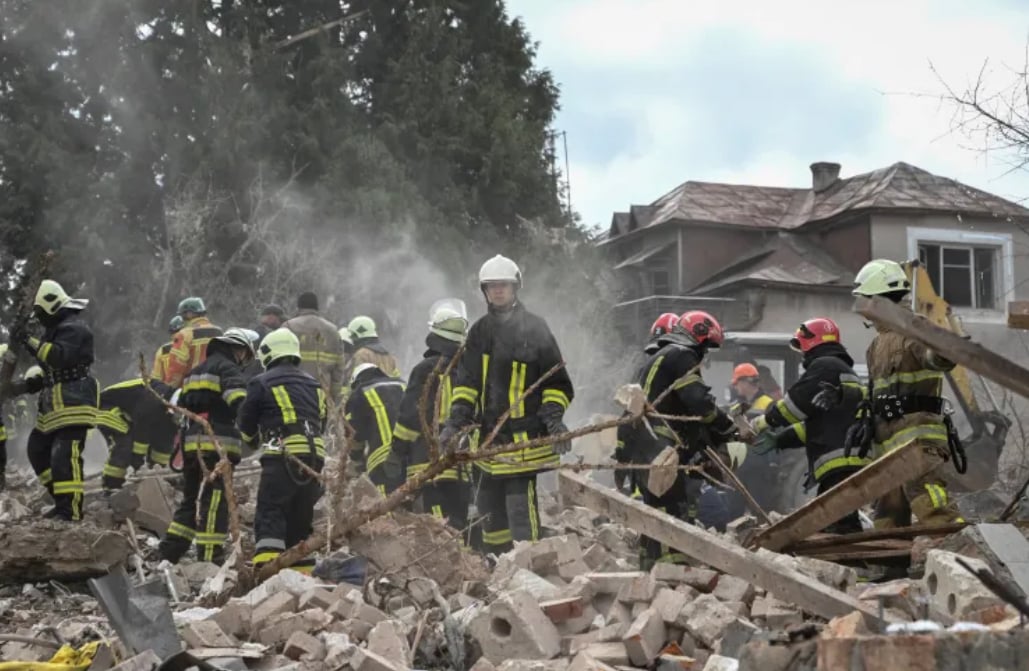 ރަޝިއާއިން ދިން ހަމަލާއެއްގައި ޔޫކްރެއިންގެ 7 މީހަކު މަރުވެއްޖެ