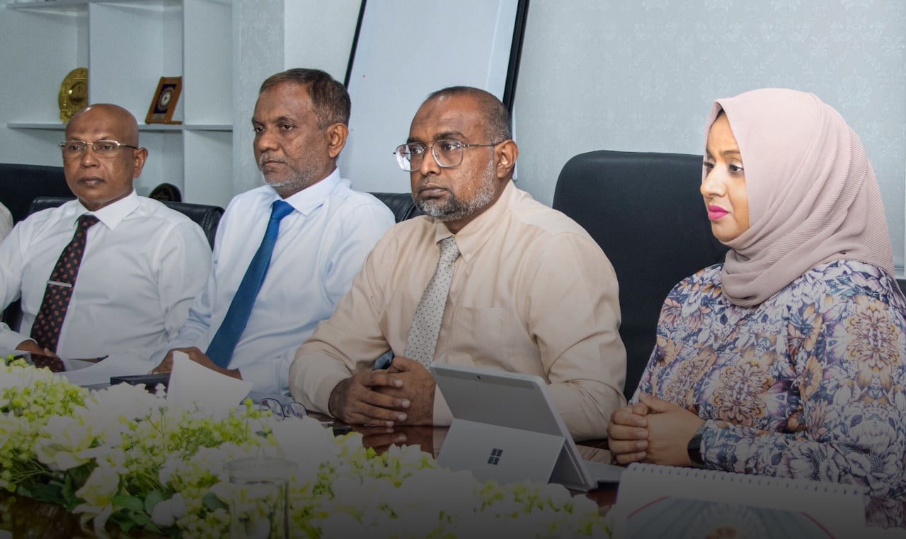 ރިޓަޔާވުމަށްފަހު އަލުން ވަޒީފާއަށް ނުކުތުމުން ޕެންޝަން ނުލިބޭގޮތަށް ސިވިލް ސާވިސް ކޮމިޝަނުން ހަދައިފި