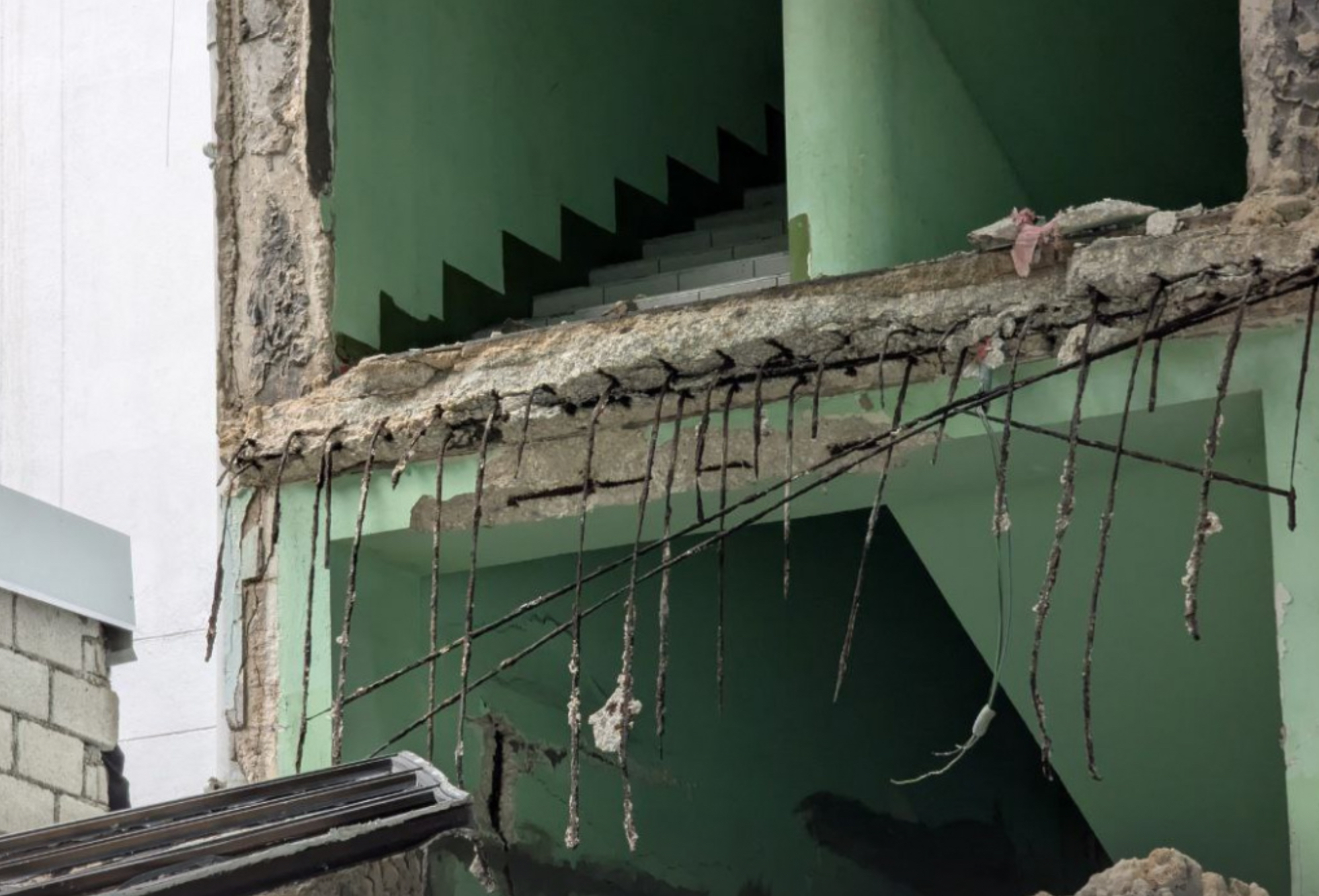 އީޑީސީގެ އިމާރާތުގެ ބައެއް ވެއްޓި 4 ވެހިކަލަށް ގެއްލުންވެއްޖެ