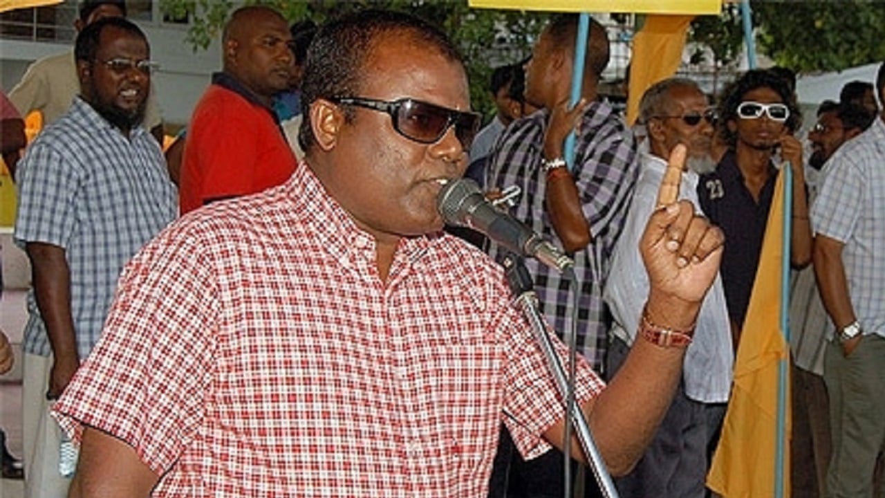 މޯލްޑިވްސްގައި އިހްތިރާމާއި ލޯބި ލިބޭނީ ކާޑު ޖަހައިގެން އޭޓީއެމުން: ނަފާ